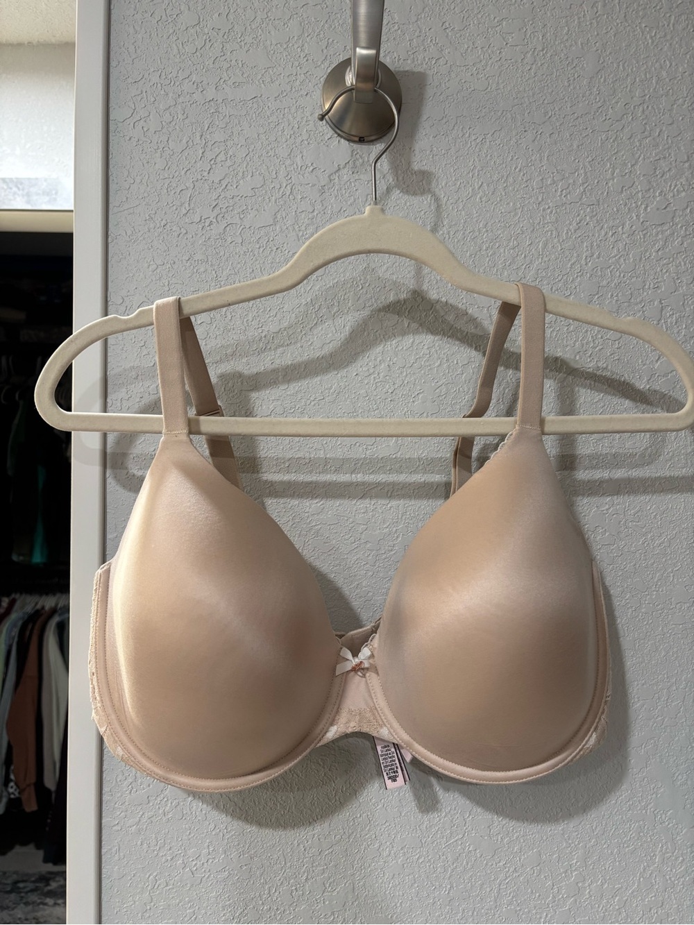 Victoria's Secret Body By Victoria Lined Perfect Coverage Bra